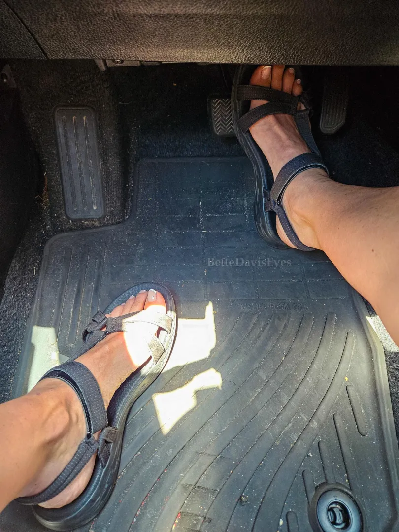 Wheel in my hand, pedal underfoot, and my sandal slipping just enough for you to… posted by BetteDavisEyes1