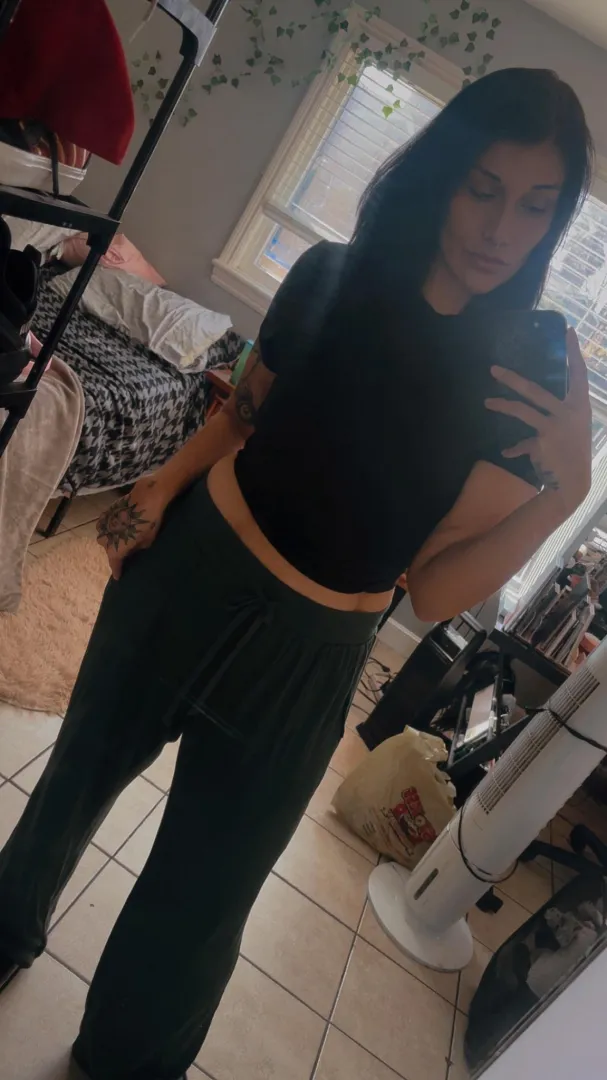 When all I wear is sweats and leggings because I don’t fit into anything else anymore. I really need to do some shopping lol posted by Master_Rough1682