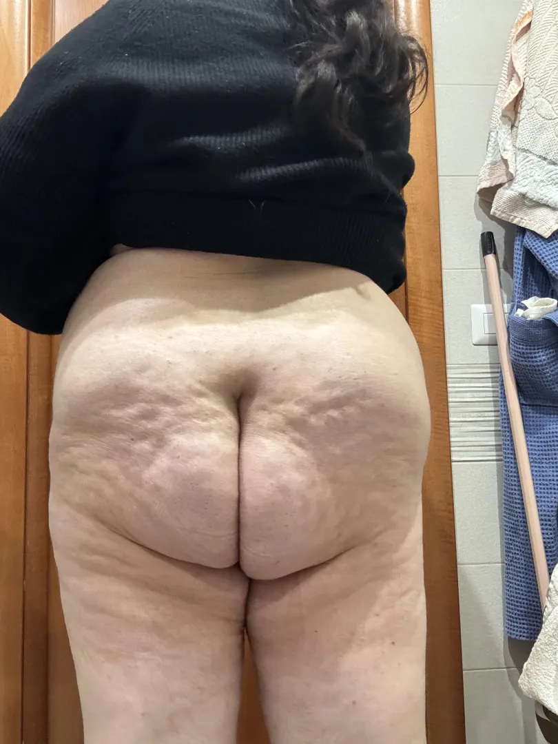 When I flex my butt, it gets so wrinkly posted by DEBORAHOF-curvy