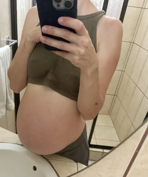 When it’s hot it’s even hotter when pregnant by Minimissbooring