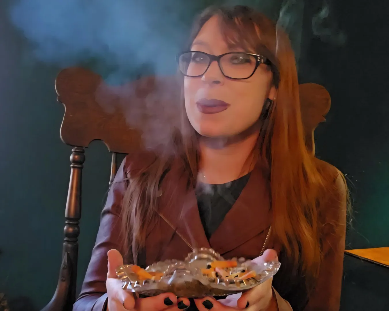 When my lipstick matches my leather but it all smells like nicotine posted by MistressThrope