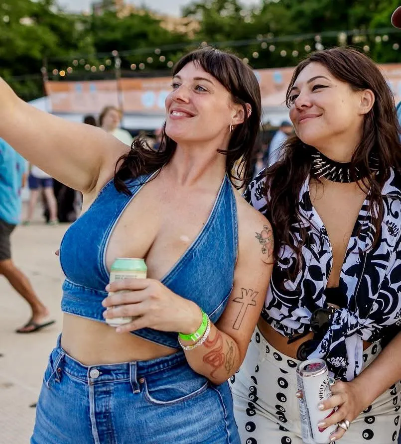 When she just in the selfie for comparison! posted by Organic-Airport-8621