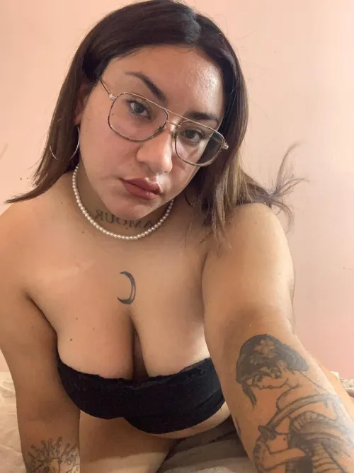 When the outfit highlights what it's meant to highlight  by babygirlstephx1