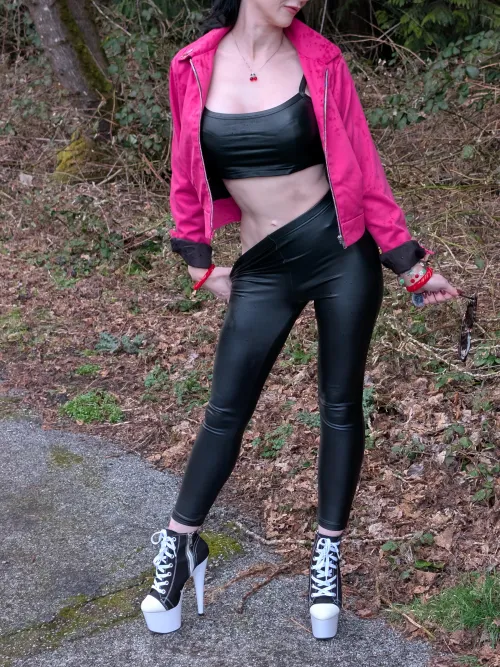 When there is a will, there's a way, when wearing heels... If you know what I mean by shoeteese