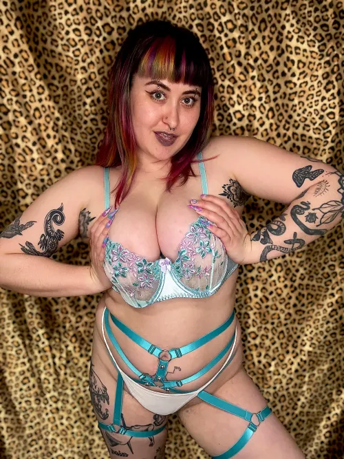 when ur nails match the fit by elizabxthfields