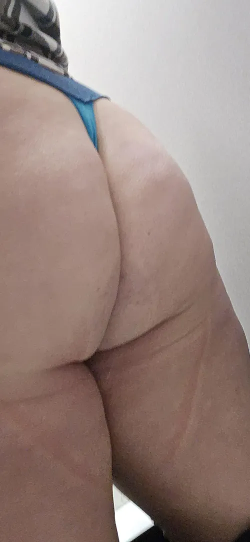 When your thong hides just right by legsofatemptress