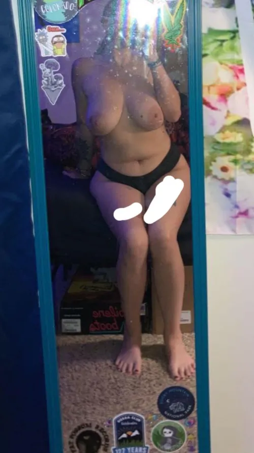 Where are girlies that wanna play?   (oc) by Exact-Phone-1494