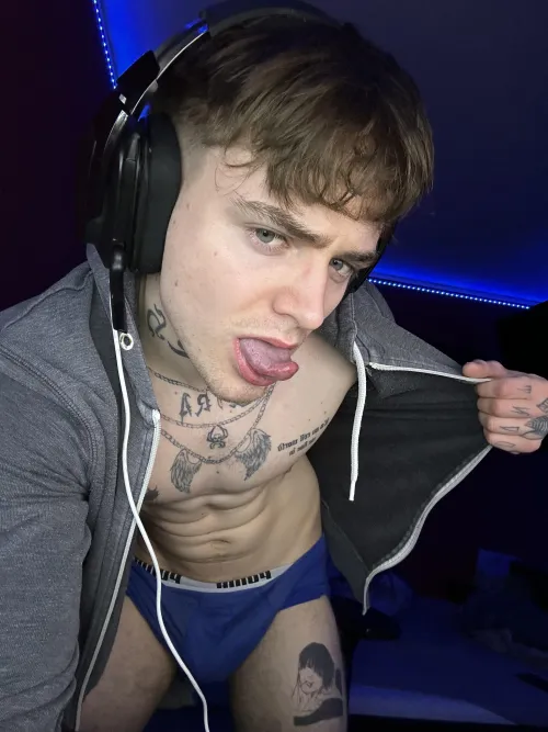 which hole first by imraezify