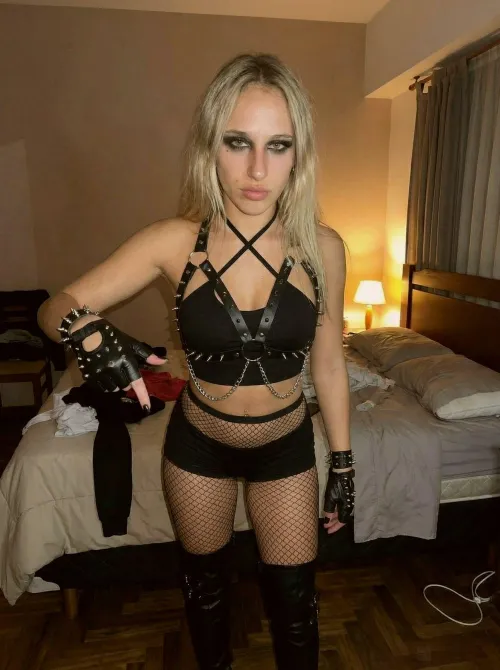 which hole would u put it in first? by PinkPetalDazzle