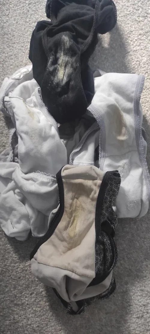 Which pair would you sniff first ?  by Dependent-Bus-2458