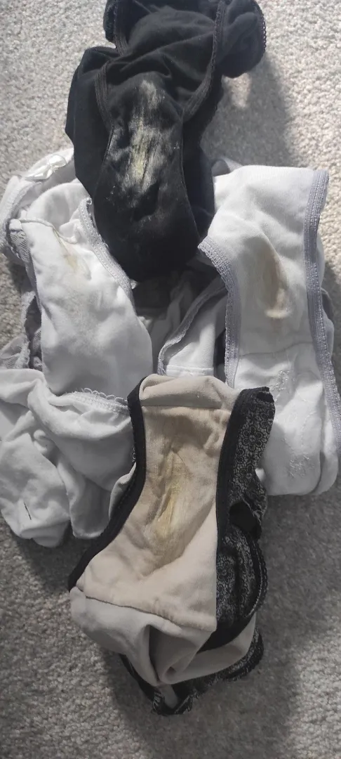 Which pair would you sniff first ?  posted by Dependent-Bus-2458