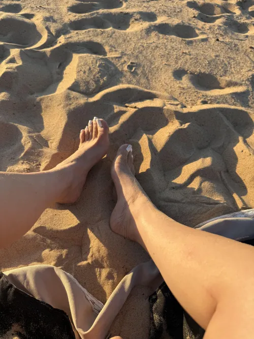 White really attracts attention. by Latinahot0