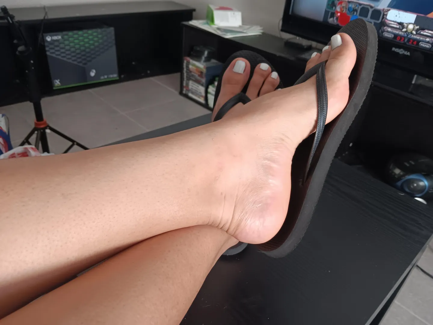 White toes and black flip flops! posted by Little_Secrets1394