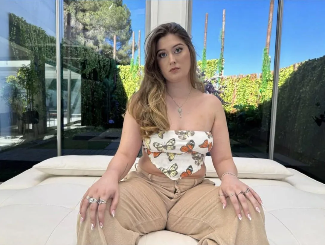 Who is she? posted by Express-Vanilla-4928