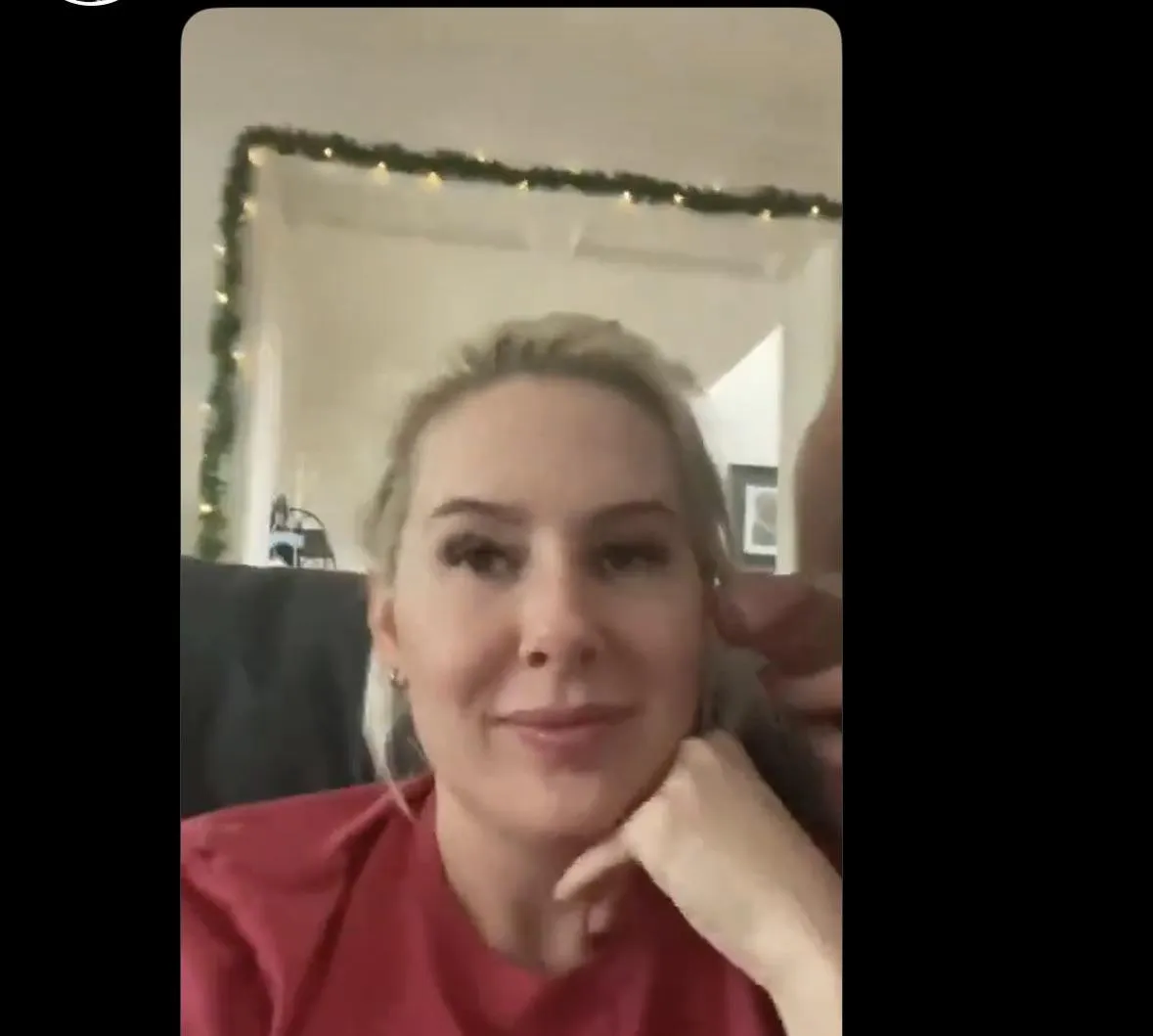 Who is this girl? posted by Holiday-Problem-8970