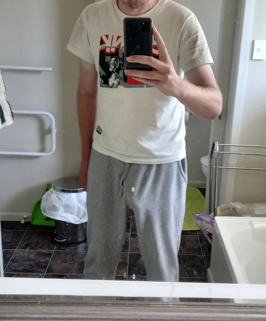 Who likes grey sweatpants? posted by blow_on_the_pie