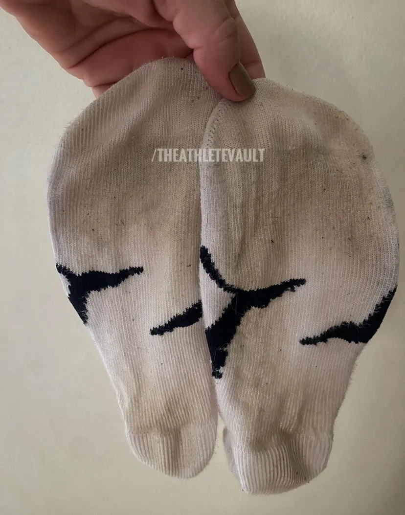 Who loves dirty white Pumas? posted by TheAthleteVault