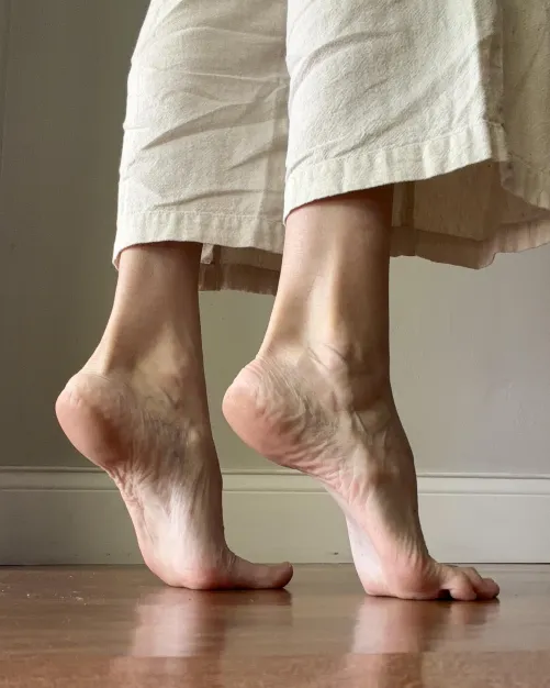 Who needs a ladder when you’ve got high arched feet? by BareArchedBeauty