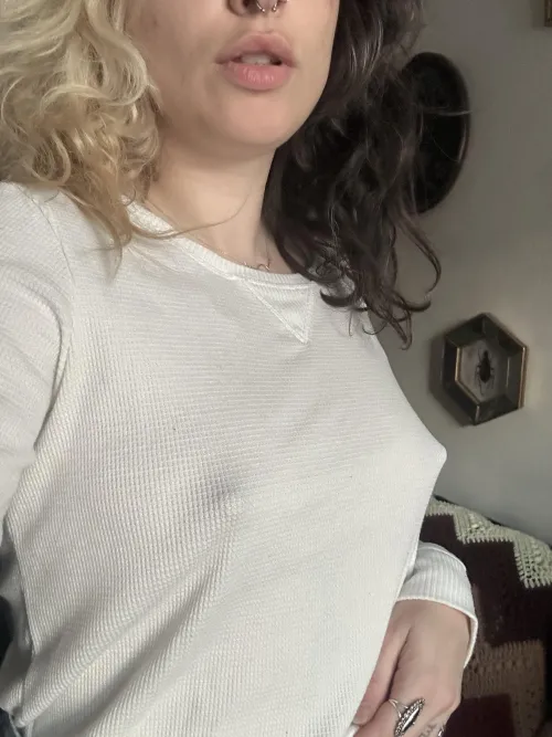 Who says a modest top can’t be sexy too? ;) by Ellz1013