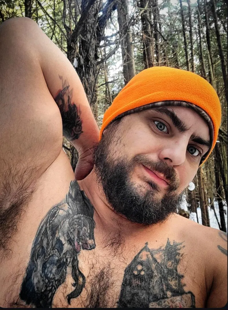 Who wamts to sniff the musk of a canadian outdoorsman posted by LucasHardwood