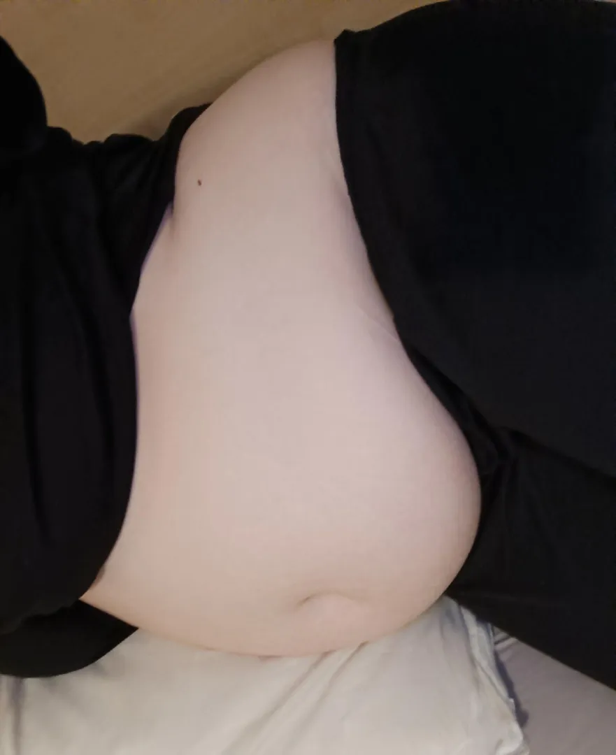 Who wanna fill up my belly?  posted by ILuvEnergyDrinks