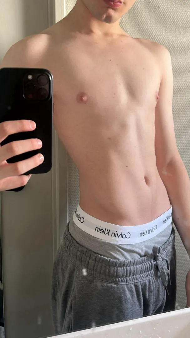 Who wanna Take my virginity posted by Legal_Seaweed9025