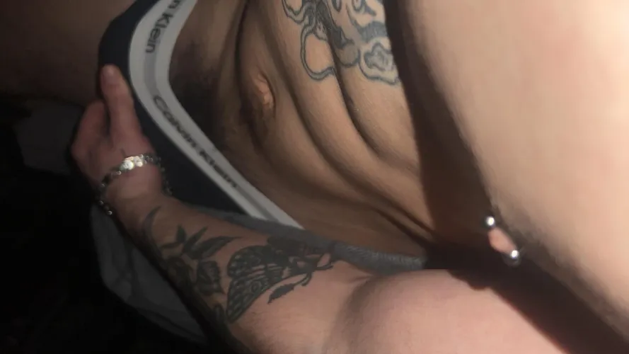 Who wants to bury their face in there by hung_athlete99