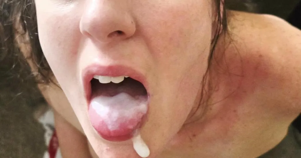 Who wants to help fill my wife's mouth posted by Bonnieandclyde479