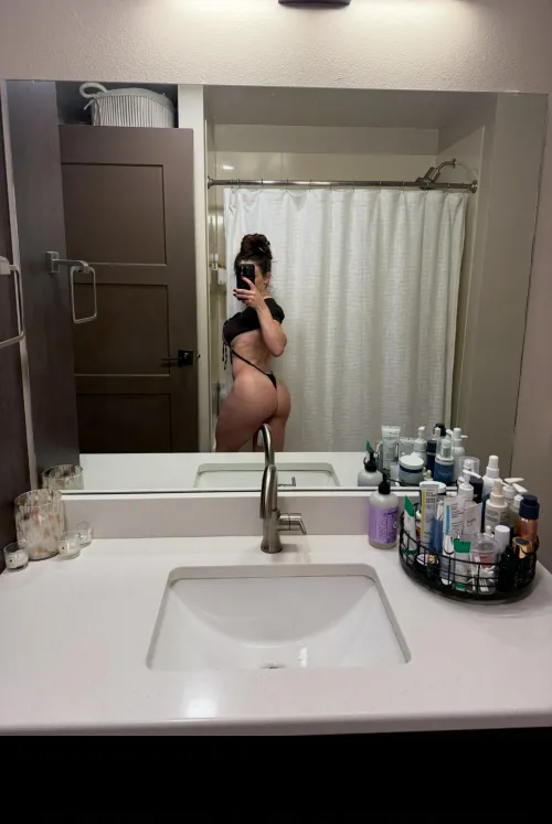 Who wants to join by raelynn_glutes