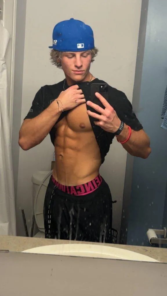 Who wants to serve these abs  posted by Sweet-Change-2824