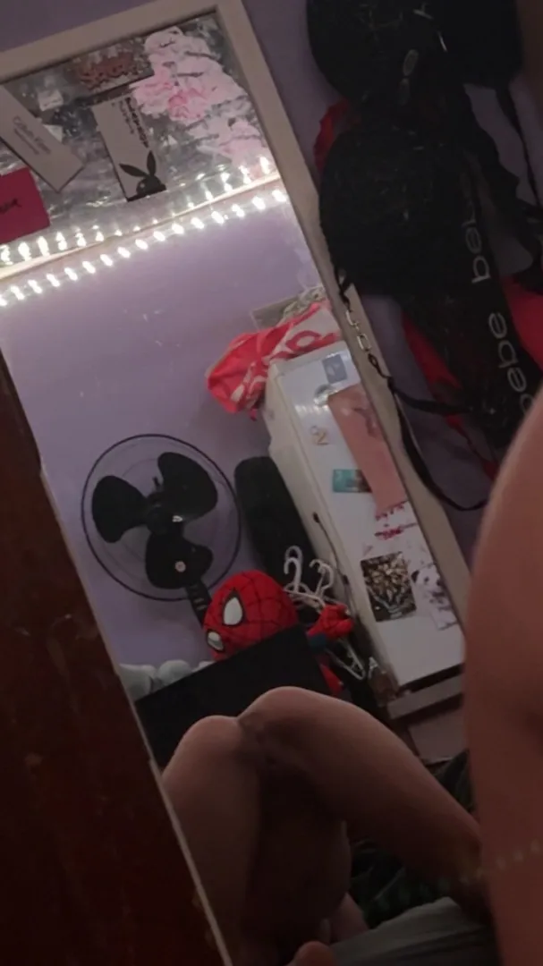 Who wants to sext? posted by FxckWbae