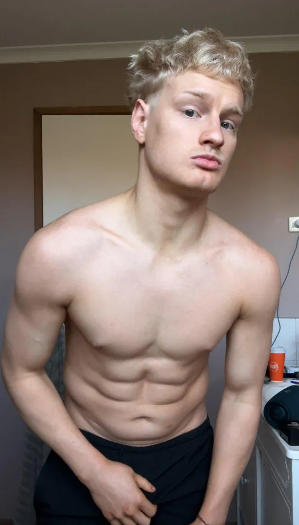 Who wants to suck with my tits? posted by Liammlustx