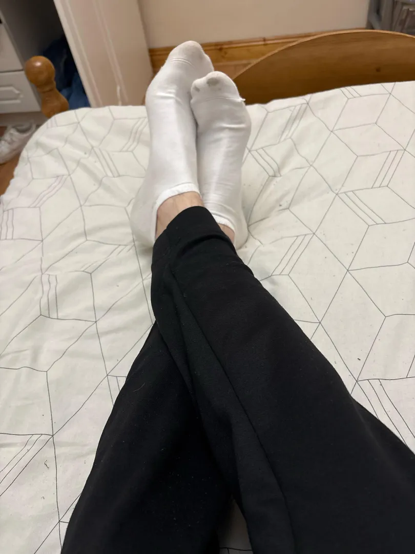 Who wants to take them off? Size 11, 26yr old Irish guy posted by Top_Display_4727