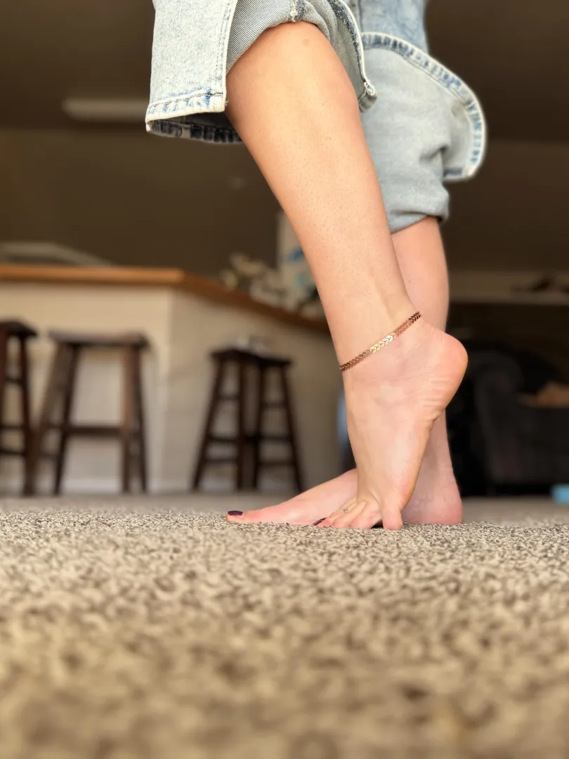 Who wants to take this anklet off with your teeth posted by Sunny-Delite