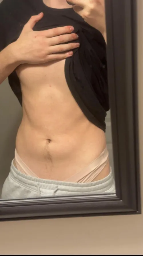 who wants to trade and have fun by pinkskyssss