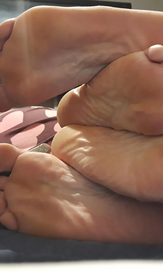 Who would like to put their face in Husband and Wifes soles? DM. posted by Couplesoles