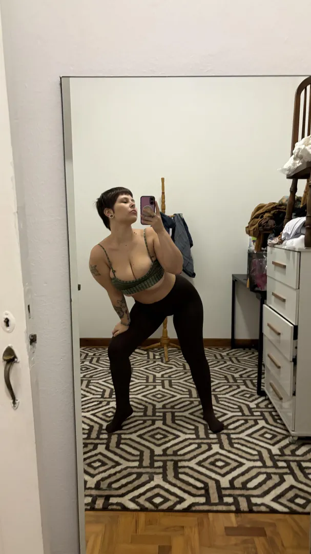 whole natural body >< posted by emmy_suicide