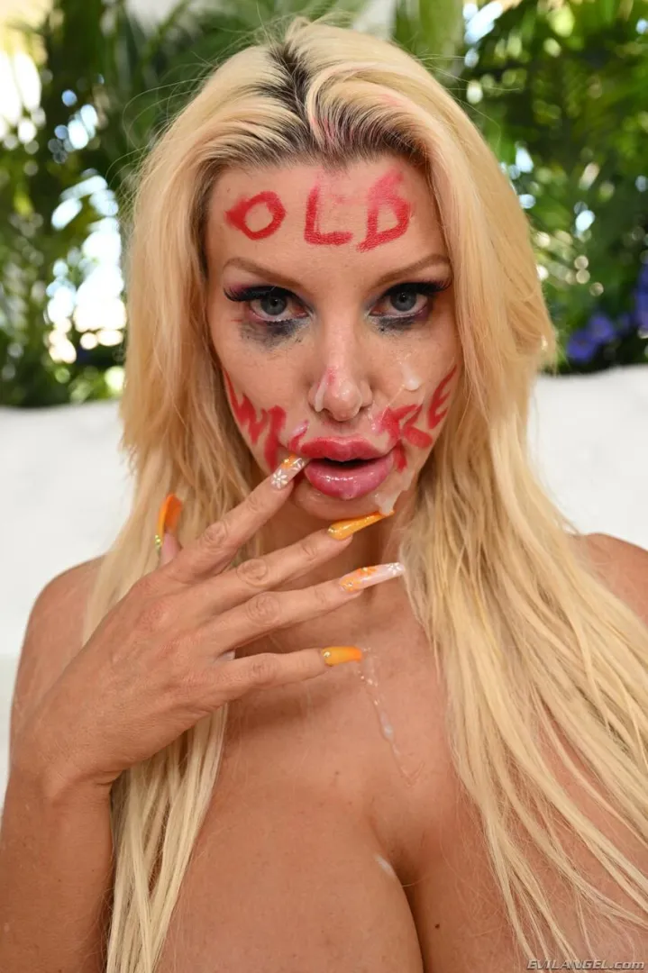 Whore posted by Boobpop