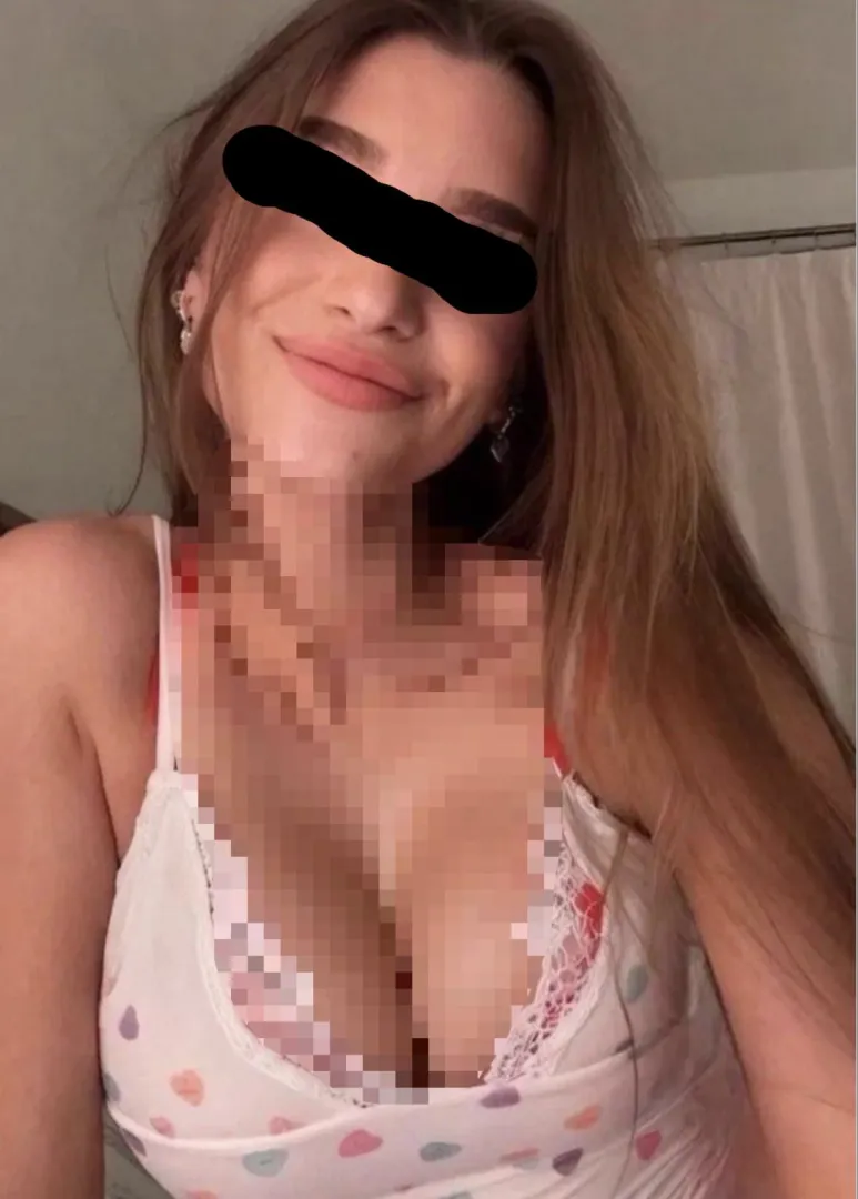 Who’s a good boy for mommy Brooke? Edge edge edge!! Don’t even think about looking at her pixels! posted by Separate-Status-53