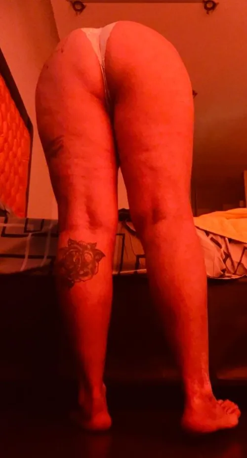 Who's coming to bed with me tonight? by infinita_22