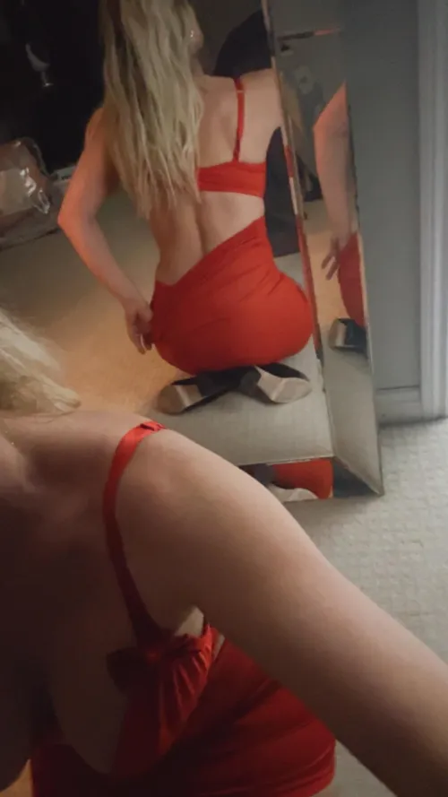 ???? Who’s going tonight?!?! ‍♀️ by Hotwifelife81