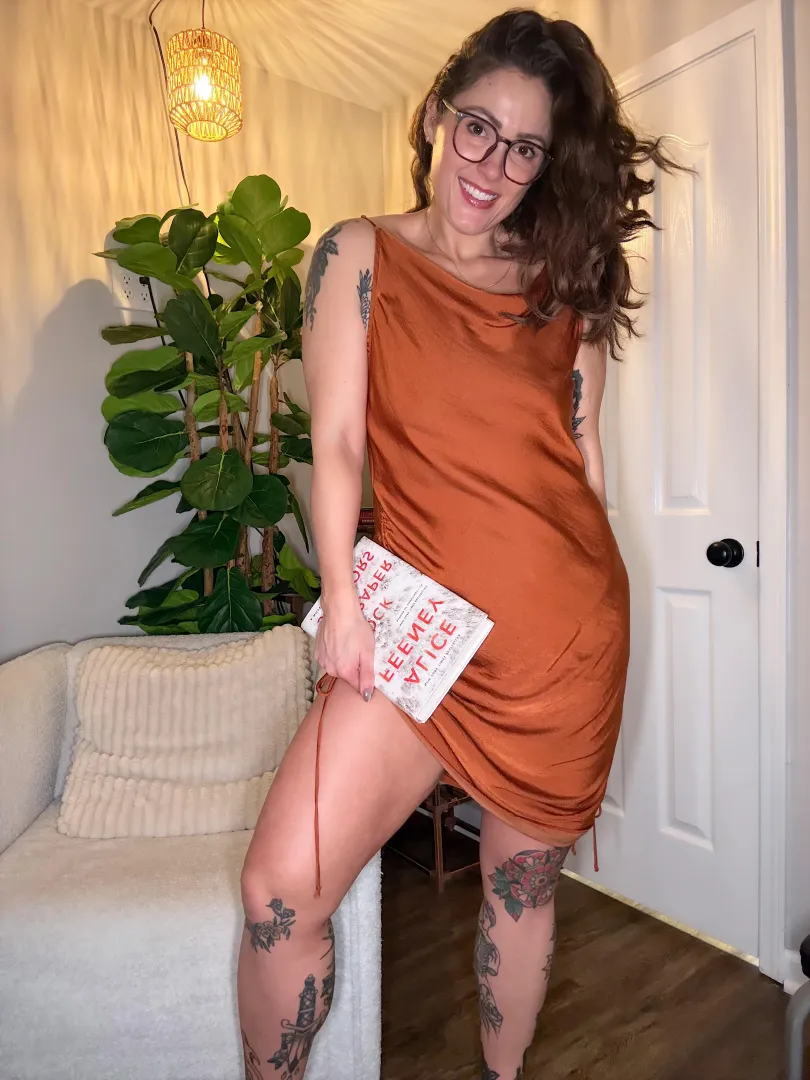 Who’s read this one?! I need to discuss posted by Elise_Encrypted