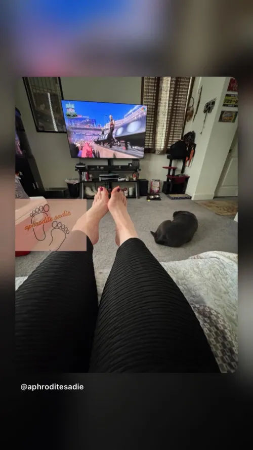 Who’s ready for some football !! Super Bowl, editing videos chips & dip. Talk soon Anonymously yours, Sadie  by grateful_sadie