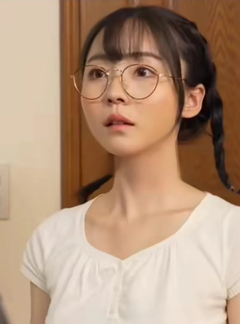 Who's this? posted by wagbanyassss