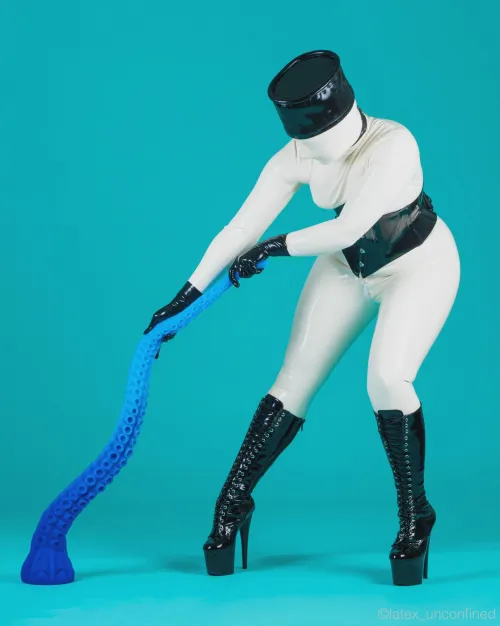 Who’s winning this fight? ⚔️ Credit: @ltx-unconfined.bsky.social by NothosaurToysUS