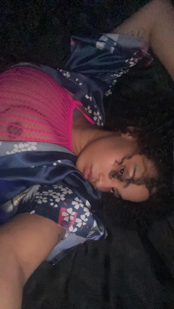 Whose free I want my pussy ate DM me I’m available until 5:30pm posted by BhadLolaBunnyy