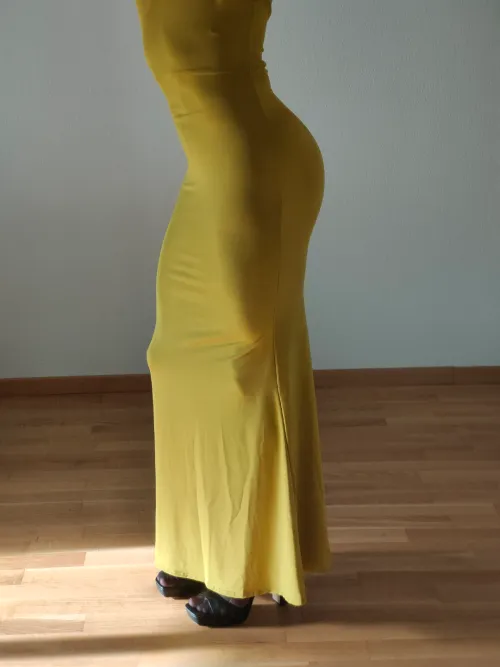 Wie gseht min arsch us ih dem Kleid? by Icy_Nara