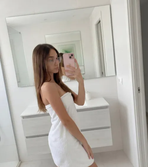 will be deleting in 12hrs but whoever says yes gets some nudes as always by randomfella69