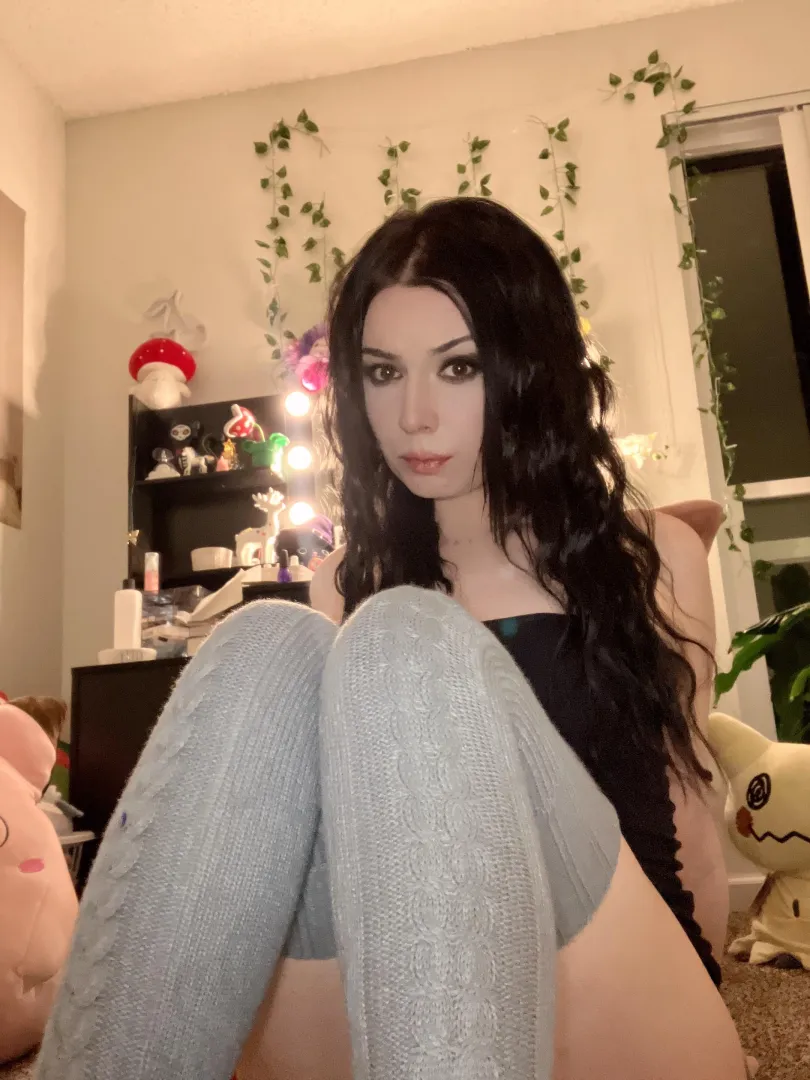 will u accept nudes from me daddy? posted by alliemayne20