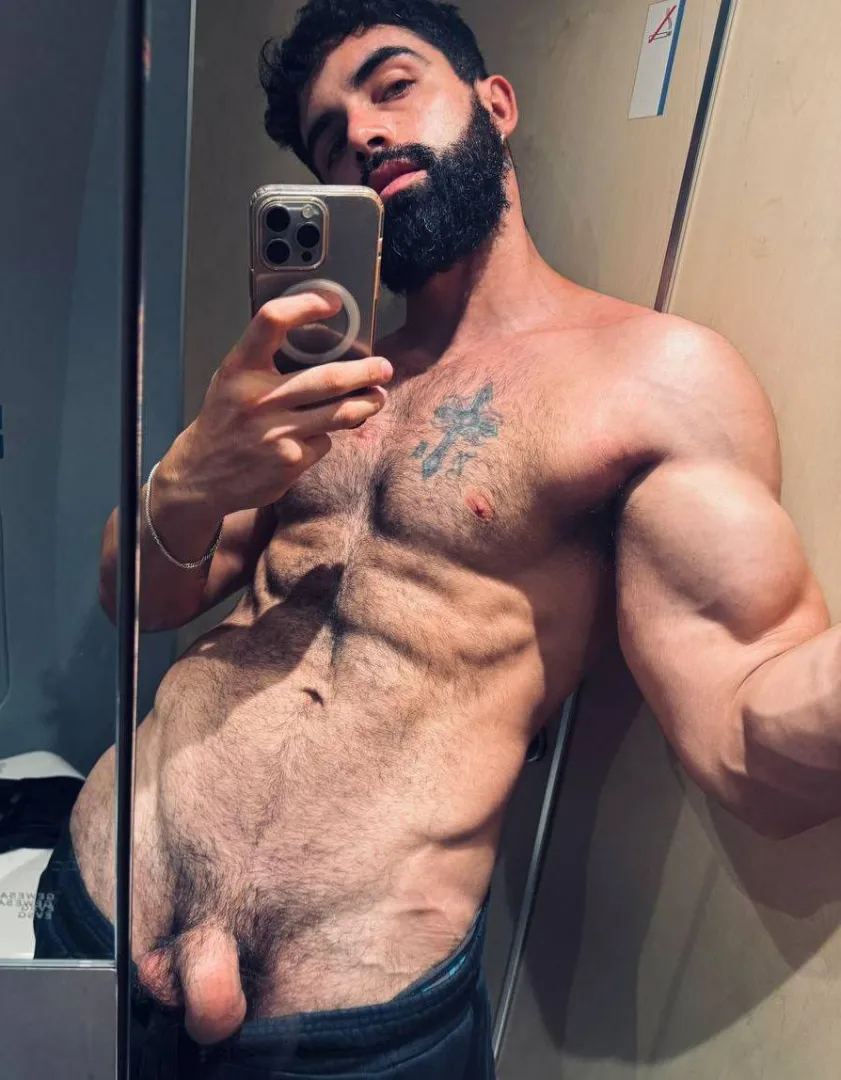 Will you accept me a date to make us dirty things? posted by deliciousfreckled